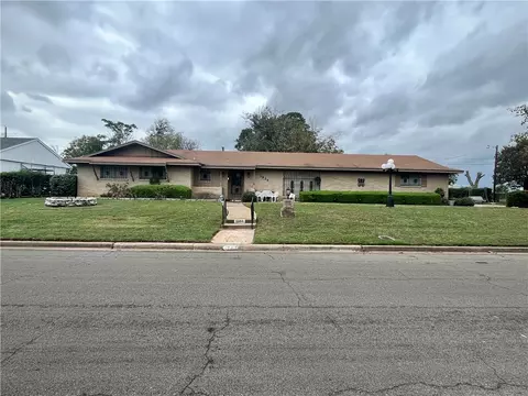 1824 Hicks Dr, Waco, TX 76704 photo 2