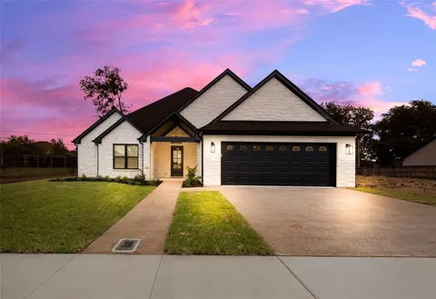 13030 Rainier Dr, Woodway, TX 76712