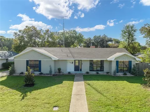 1812 Laurel Lake Dr, Waco, TX 76710