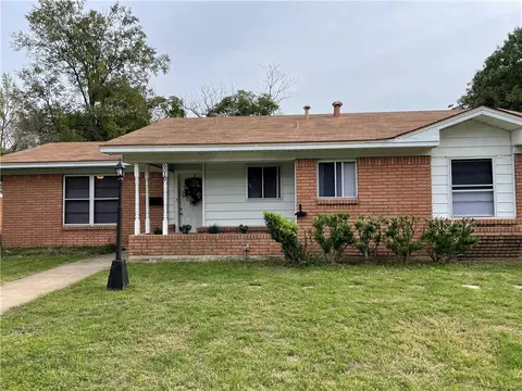 6020 Caldwell Dr, Waco, TX 76710