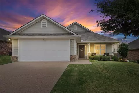 2508 Paddock Ln, Robinson, TX 76706