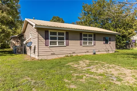 811 E Navarro Ave, Mart, TX 76664 photo 4