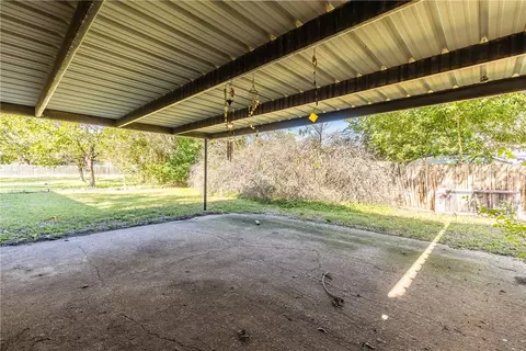 811 E Navarro Ave, Mart, TX 76664 photo 24