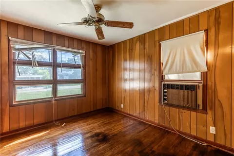 811 E Navarro Ave, Mart, TX 76664 photo 15