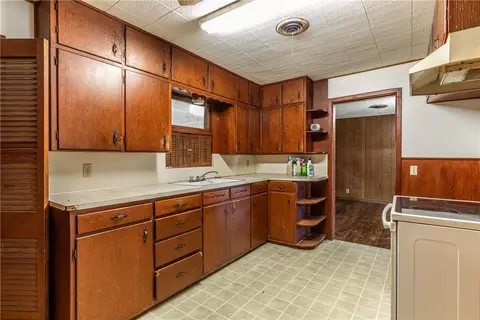 811 E Navarro Ave, Mart, TX 76664 photo 11