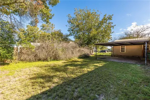 811 E Navarro Ave, Mart, TX 76664 photo 27