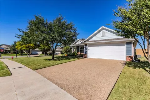 2552 Paddock Ln, Robinson, TX 76706 photo 2