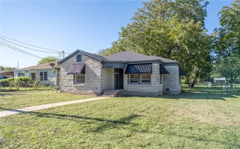 3428 N 27th St, Waco, TX 76708 photo 2