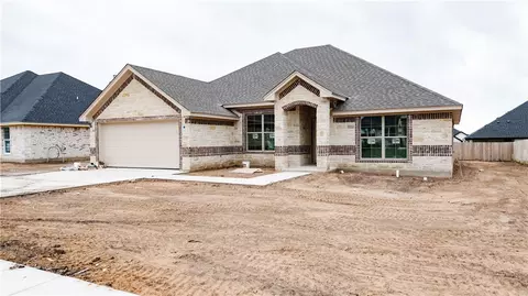 828 Secretariat Dr, Hewitt, TX 76643