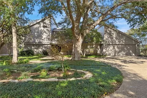 4424 Village Oak Dr, Waco, TX 76710