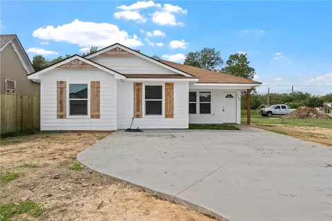 109 Garfield St, Mcgregor, TX 76657