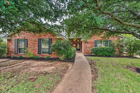 606 Chapel View Dr, Waco, TX 76712