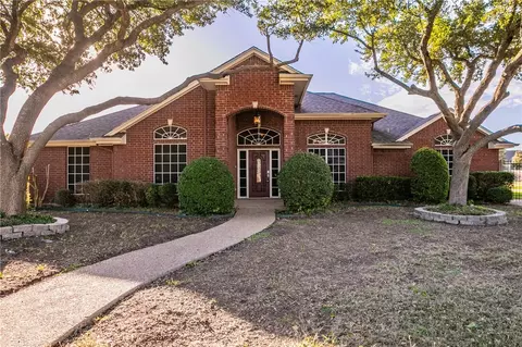 805 Minor Cir, Hewitt, TX 76643
