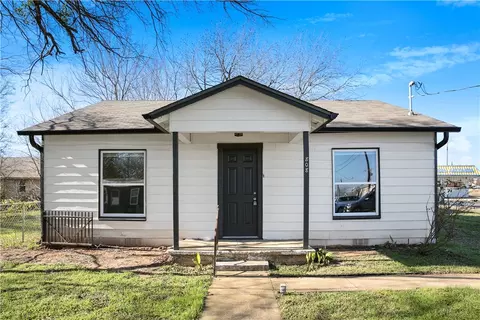 808 Harris St, Waco, TX 76705