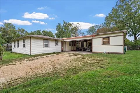 600 E Pine St, West, TX 76691 photo 2