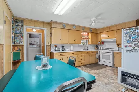 600 E Pine St, West, TX 76691 photo 11