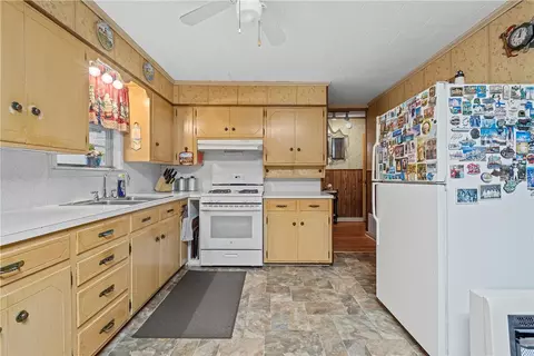 600 E Pine St, West, TX 76691 photo 12