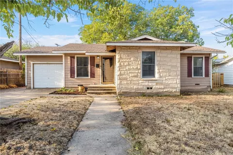 1315 W 4 Th St, Mcgregor, TX 76657