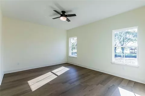308 N Main St, Mcgregor, TX 76657 photo 9