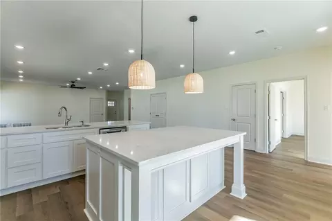 308 N Main St, Mcgregor, TX 76657 photo 7