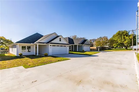 308 N Main St, Mcgregor, TX 76657 photo 25