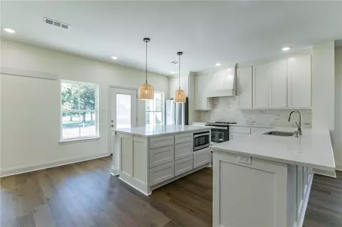 308 N Main St, Mcgregor, TX 76657 photo 4