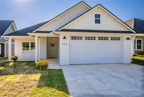 308 N Main St, Mcgregor, TX 76657