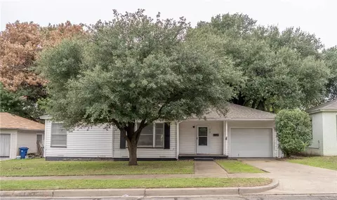 612 Camp Dr, Waco, TX 76710