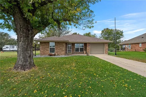 1203 N Reagan St, West, TX 76691