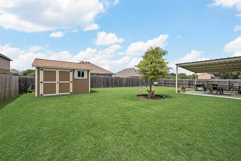 Exterior - 507 S Navajo Trl, Mcgregor, TX 76657 photo 3 of 5