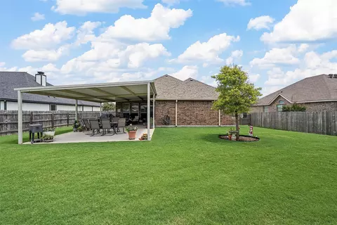 Exterior - 507 S Navajo Trl, Mcgregor, TX 76657 photo 4 of 5