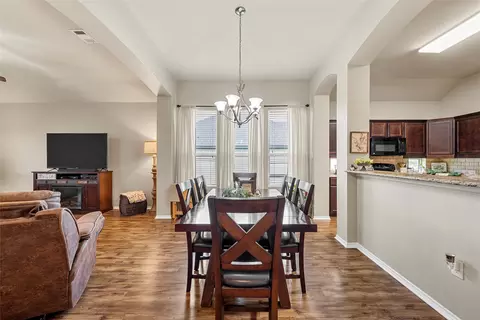 Dining - 507 S Navajo Trl, Mcgregor, TX 76657 photo 2 of 2