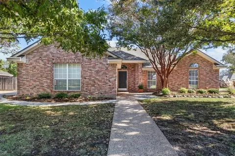 332 Bonham Dr, Hewitt, TX 76643