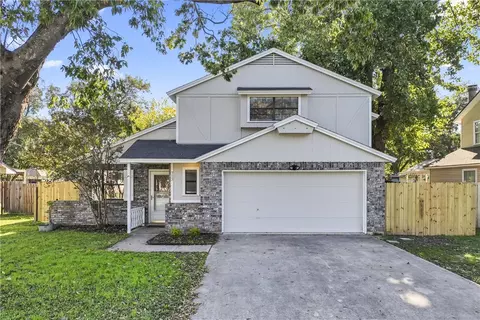 713 E 12th St, Cameron, TX 76520