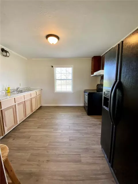 301 E Lamar St, Bremond, TX 76629 photo 6