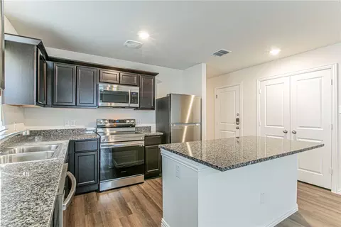 2013 N 6th St, Waco, TX 76708 photo 3