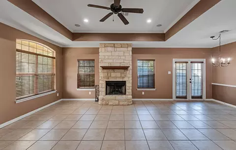 10104 Segovia Dr, Waco, TX 76708 photo 5