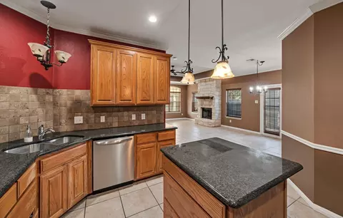 10104 Segovia Dr, Waco, TX 76708 photo 13