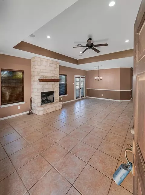 10104 Segovia Dr, Waco, TX 76708 photo 3
