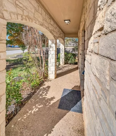10104 Segovia Dr, Waco, TX 76708 photo 2