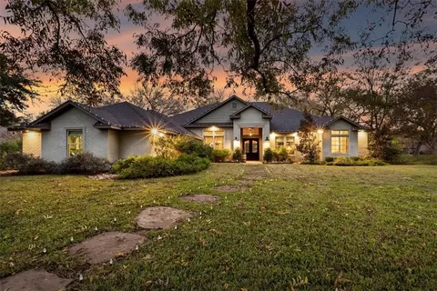 126 Brazos Point Dr, Waco, TX 76705