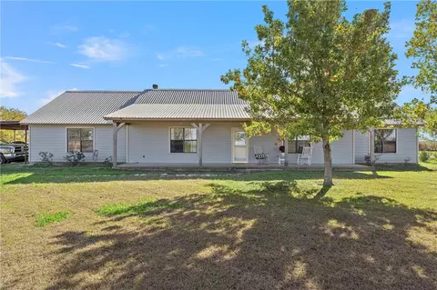 1368 W Crabb, West, TX 76691