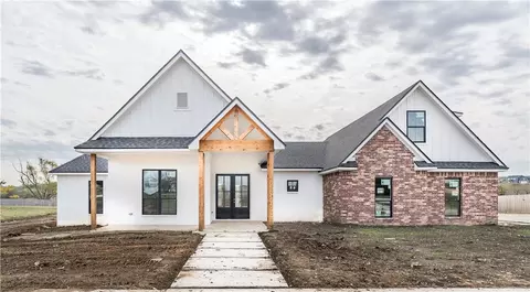 3018 Mockingbird Ln, Moody, TX 76557