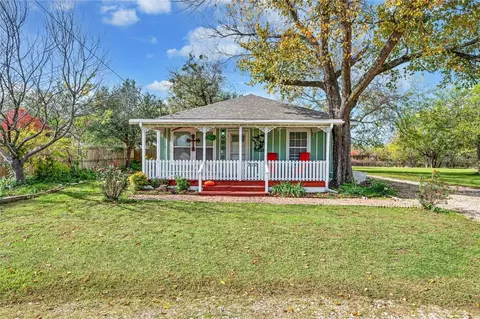212 S Brazos St, Whitney, TX 76692