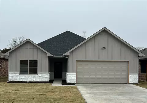 605 N College Ave, West, TX 76691