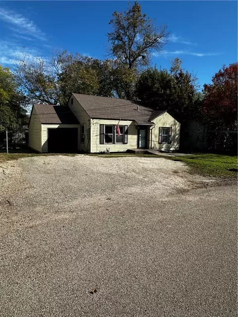129 Victory Dr, Waco, TX 76711