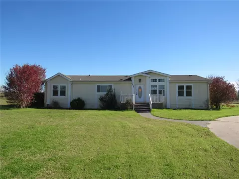 8248 W Lake Creek Rd, Riesel, TX 76682