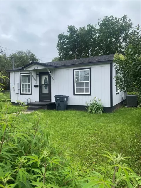 909 Olive St, Waco, TX 76704