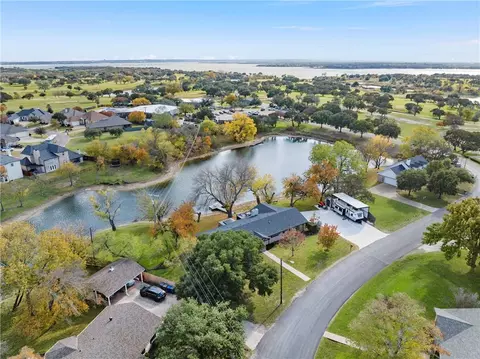 9320 Tree Lake Dr, Waco, TX 76708 photo 4