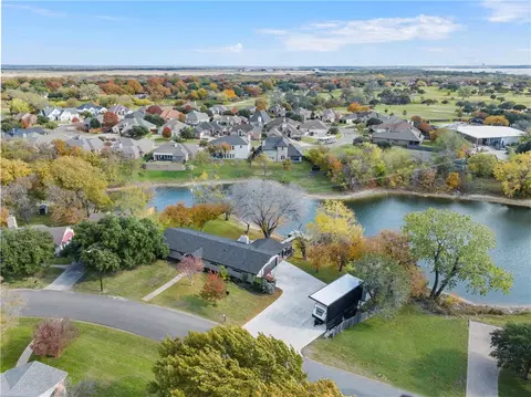 9320 Tree Lake Dr, Waco, TX 76708 photo 2